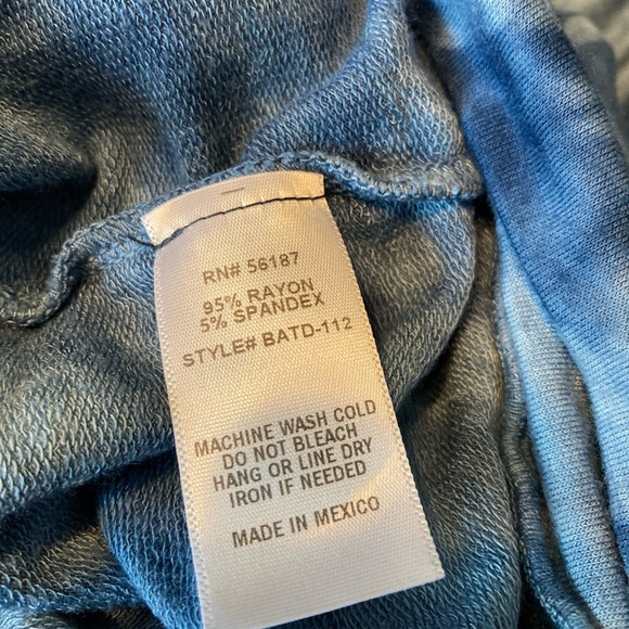 Baea Women’s Hoodie - Picture 6 of 9